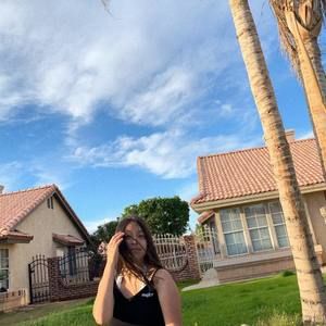 Meet your Posher, Marina